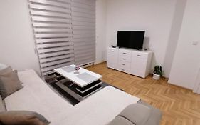 Mm Vera Apartments